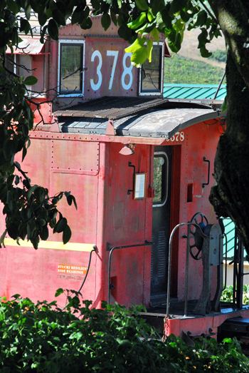 standard-gauge caboose #378