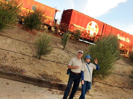 Pomar Junction caboose and boxcar