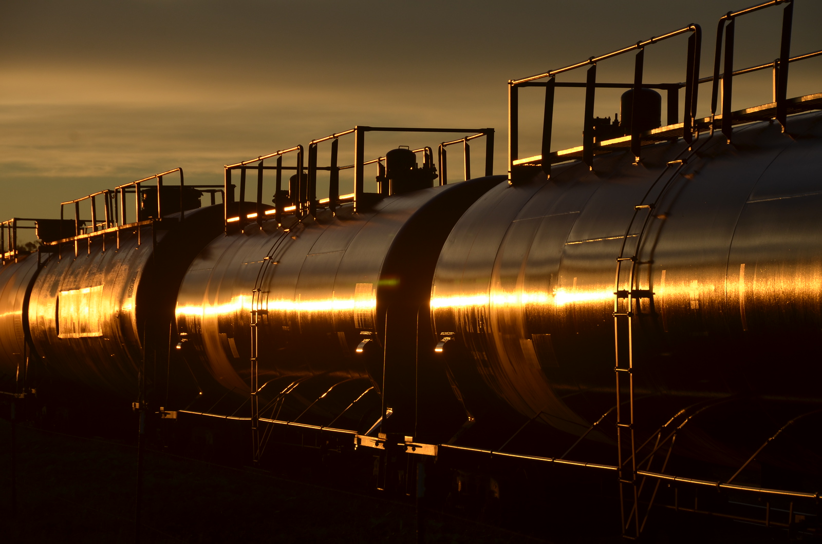 standard gauge tank cars